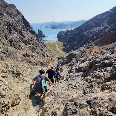 Muscat: Guided Sidab Mountain Hike and Coastal View Tour with Pickup