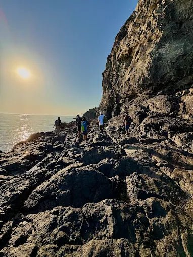 Muscat: Guided Sidab Mountain Hike and Coastal View Tour with Pickup