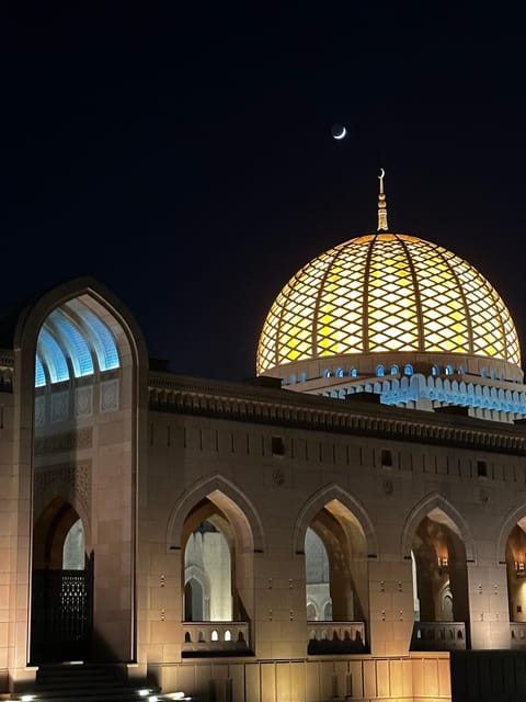 Muscat: Guided Small - Group Night City Tour by Van