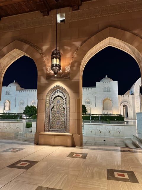 Muscat: Guided Small - Group Night City Tour by Van