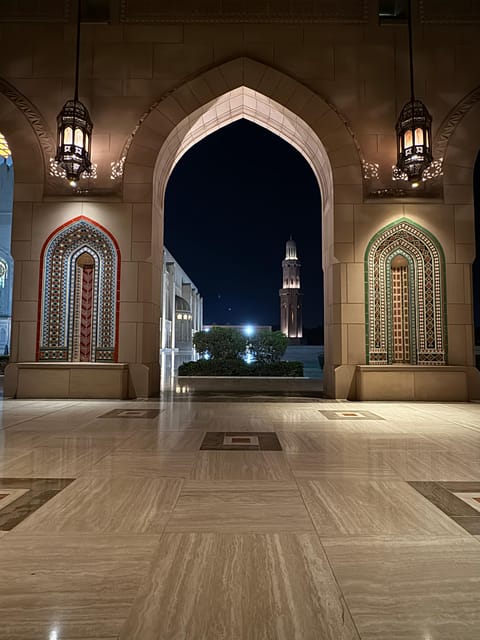 Muscat: Guided Small - Group Night City Tour by Van