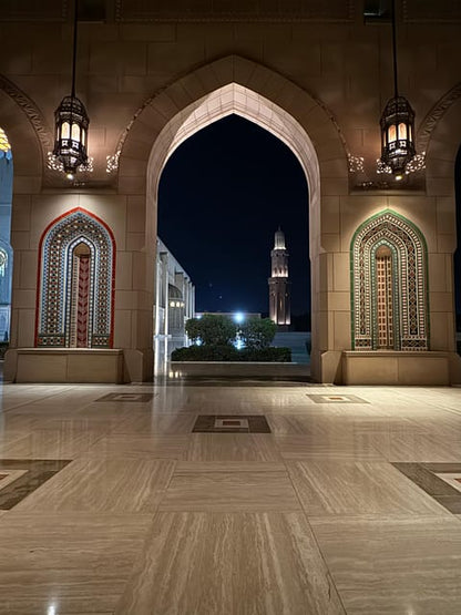 Muscat: Guided Small - Group Night City Tour by Van