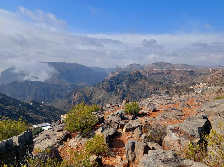 Muscat: Nizwa and Jebel Akhdar Day Trip with Optional Overnight Stay