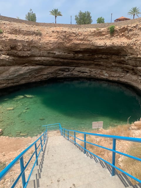 Muscat: Private Wadi Shab Hike & Bimmah Sinkhole Tour with Lunch