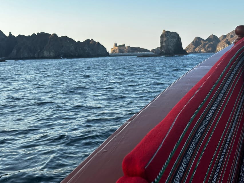 Muscat: Traditional Dhow Boat Sunset Cruise with Refreshments