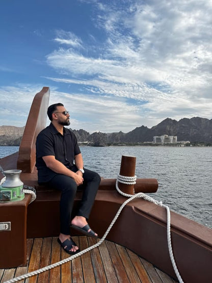 Muscat: Traditional Dhow Boat Sunset Cruise with Refreshments