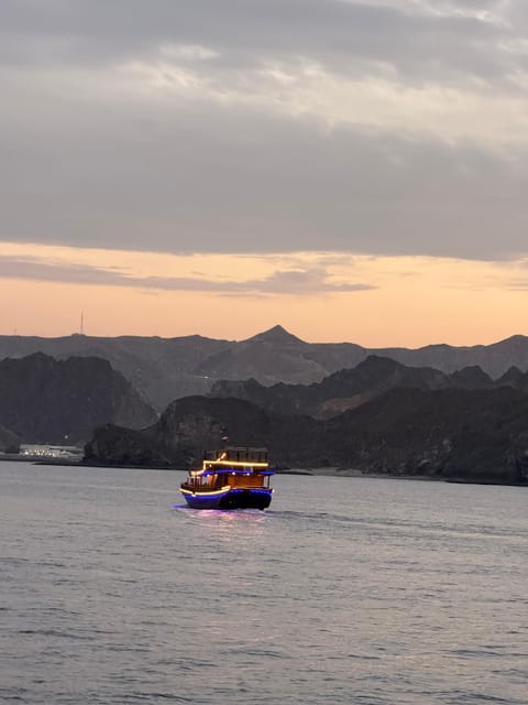 Muscat: Traditional Dhow Boat Sunset Cruise with Refreshments
