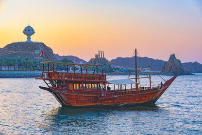 Muscat: Traditional Dhow Boat Sunset Cruise with Refreshments