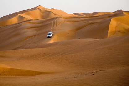 Muscat: Wadi Bani Khalid and Wahiba Sands Private Desert Safari
