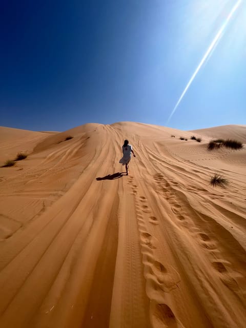 Muscat: Wadi Bani Khalid Oasis and Wahiba Sands Desert Tour