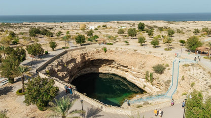 Muscat: Wadi Shab and Bimah Sinkhole Day Trip with Lunch