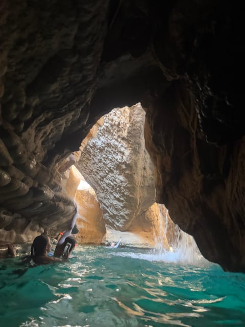 Muscat: Wadi Shab and Bimmah Sinkhole Full - Day Tour