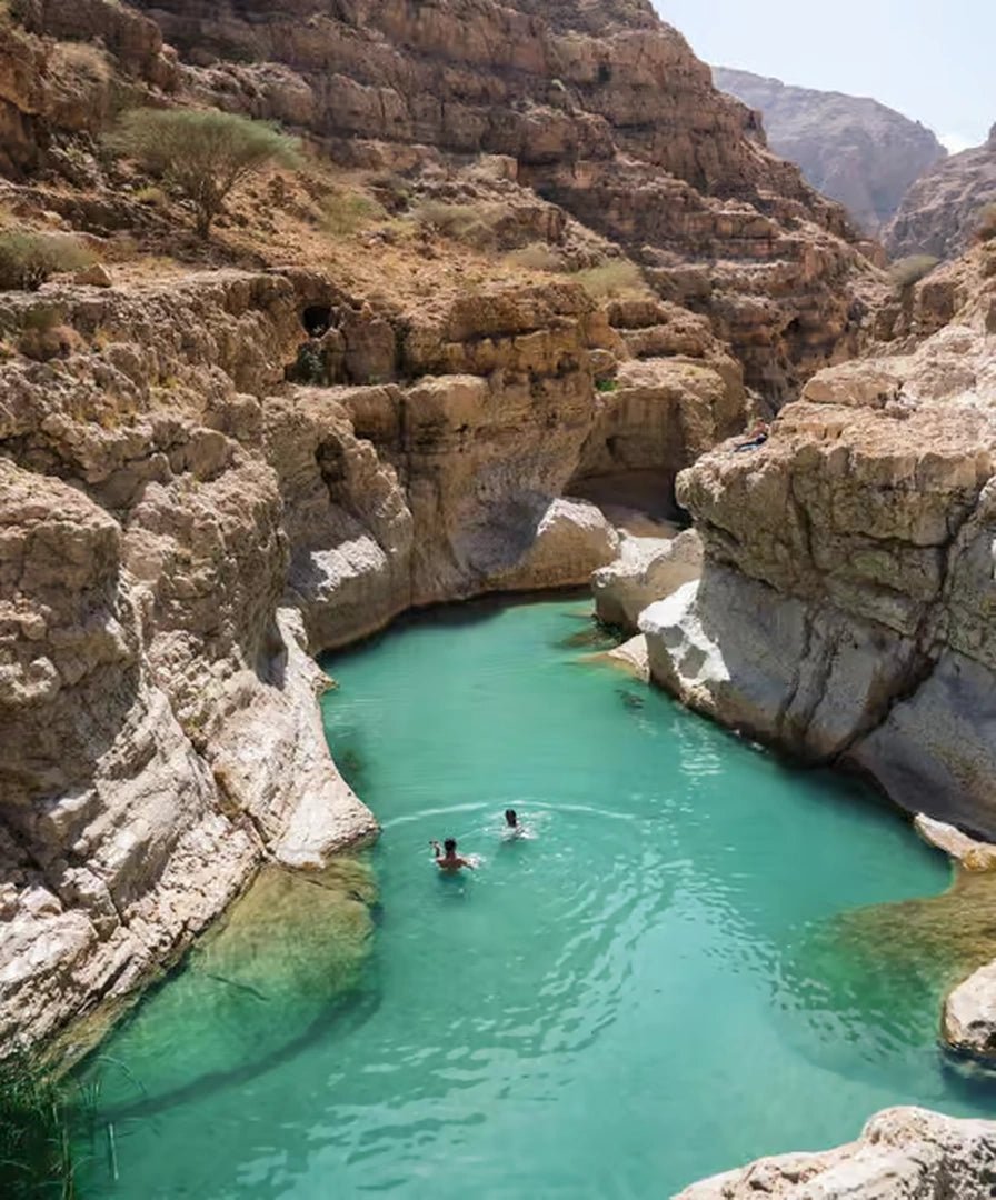 Muscat: Wadi Shab and Bimmah Sinkhole Guided Day Tour