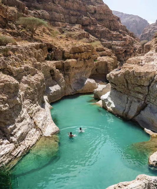 Muscat: Wadi Shab and Bimmah Sinkhole Guided Day Tour