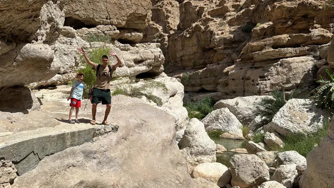 Muscat: Wadi Shab and Bimmah Sinkhole Guided Day Tour