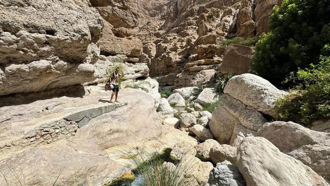 Muscat: Wadi Shab and Bimmah Sinkhole Guided Day Tour