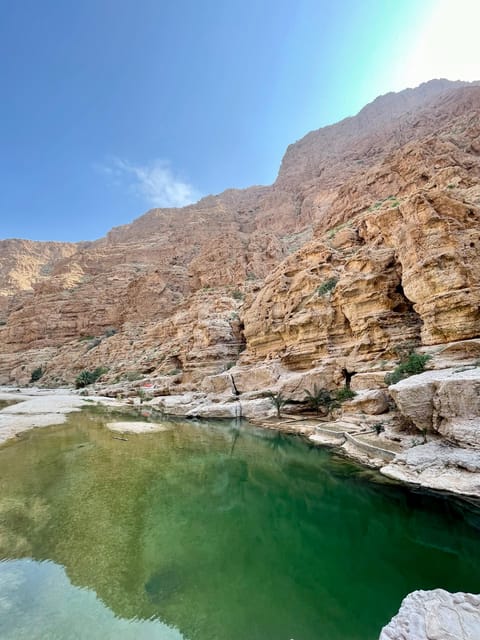 Muscat: Wadi Shab and Bimmah Sinkhole Trip with Lunch