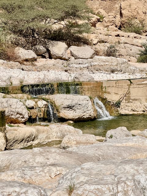 Muscat: Wadi Shab and Bimmah Sinkhole Trip with Lunch