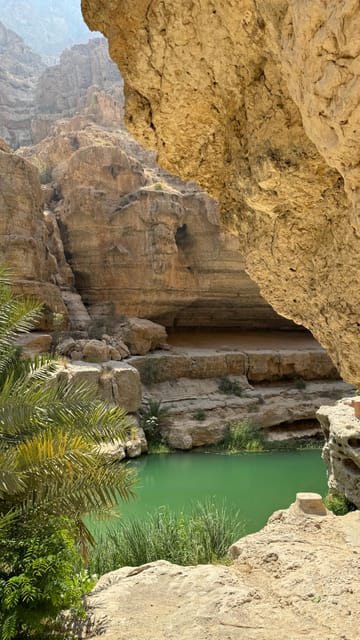 Muscat: Wadi Shab and Bimmah Sinkhole Trip with Lunch