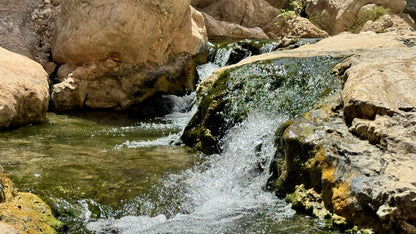 Muscat: Wadi Shab and Bimmah Sinkhole Trip with Lunch