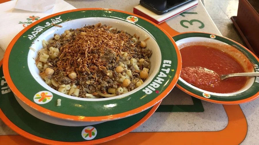 Il Cairo: Tour Guidato Privato di un Giorno delle Piramidi di Giza, Piramide a Gradoni di Saqqara e Menfi