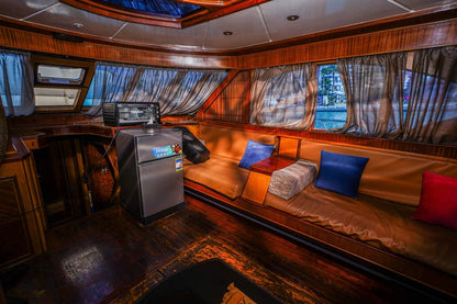 Porto Marina: Portonoshka Private Yacht Trip with Swimming and Optional Lunch in North Coast