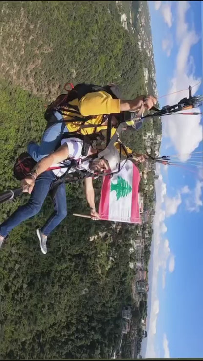 Jounieh: Activitate de parapantă peste Harissa