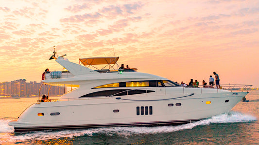 Dubai: Sunset Luxury Yacht Burj Coastline Tour with Live BBQ