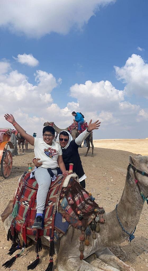 Il Cairo: Tour Guidato Privato di un Giorno delle Piramidi di Giza, Piramide a Gradoni di Saqqara e Menfi