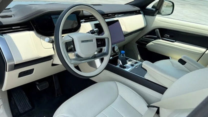 Doha: Range Rover Vogue Private Car Rental with Driver