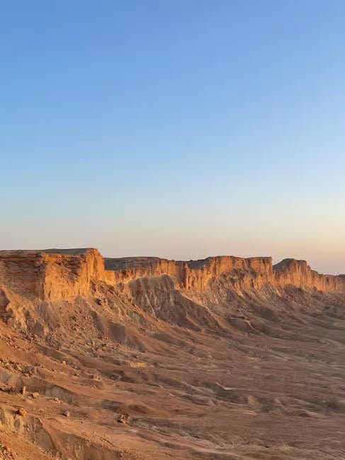 Riyadh: Private Sunset Tour to Edge of the World with Dinner
