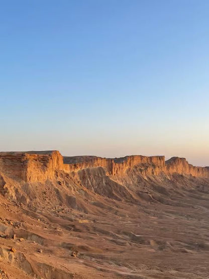 Riyadh: Private Sunset Tour to Edge of the World with Dinner