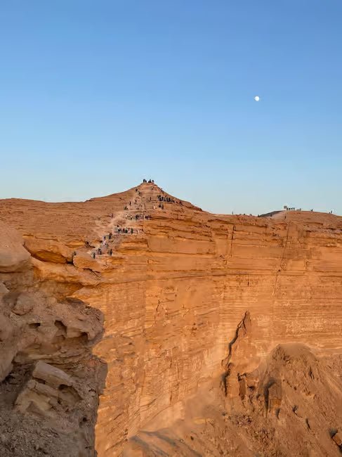 Riyadh: Private Sunset Tour to Edge of the World with Dinner