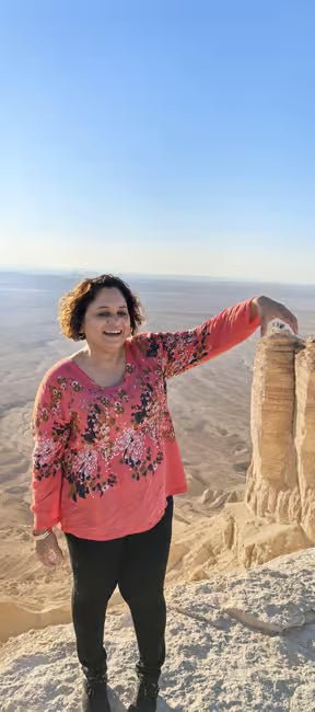 Riyadh: Private Sunset Tour to Edge of the World with Dinner