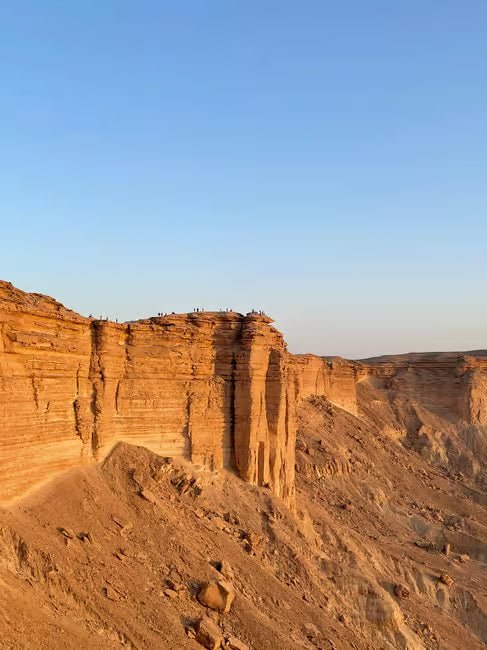 Riyadh: Private Sunset Tour to Edge of the World with Dinner