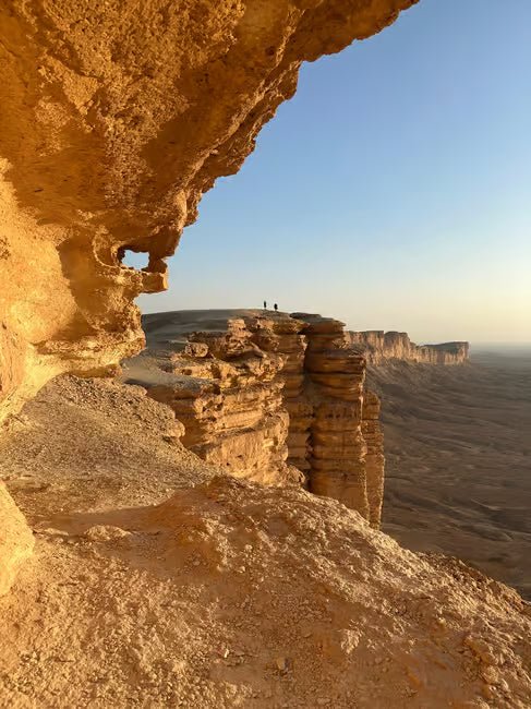 Riyadh: Private Sunset Tour to Edge of the World with Dinner