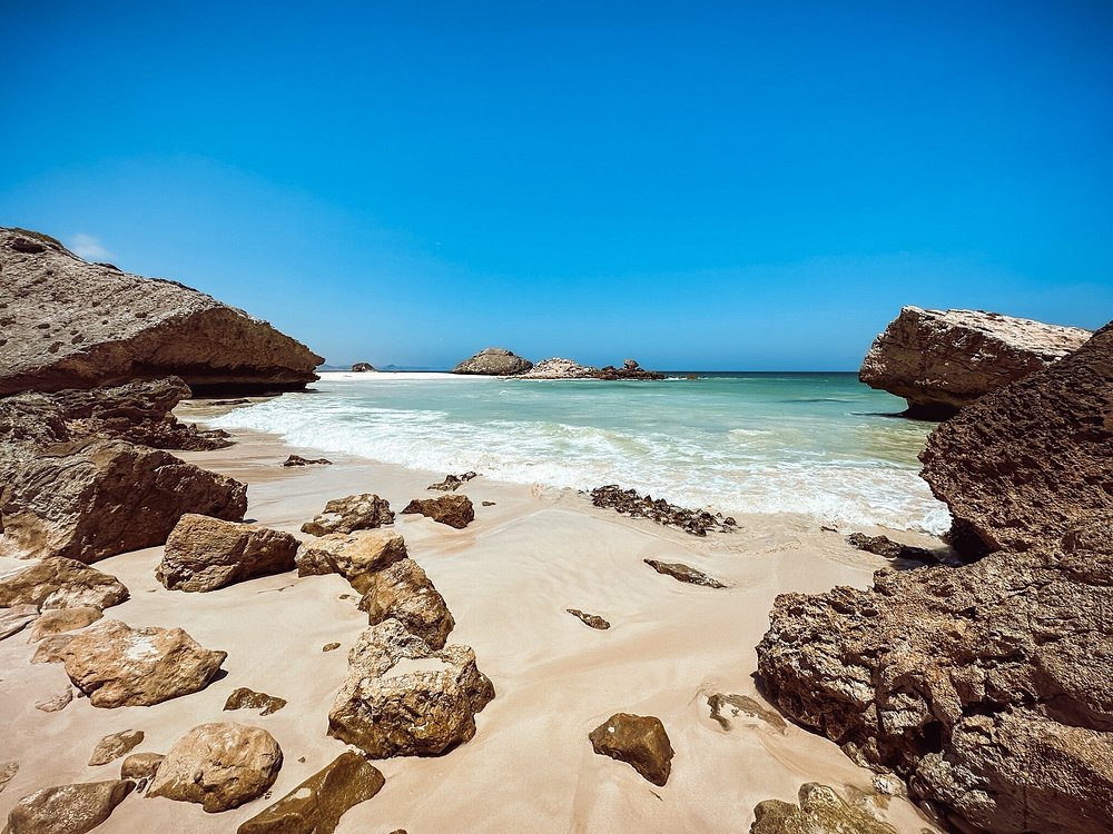 Salalah: Fazayah, Mughsail Beaches and City Tour with Prophet Job’s Tomb Visit