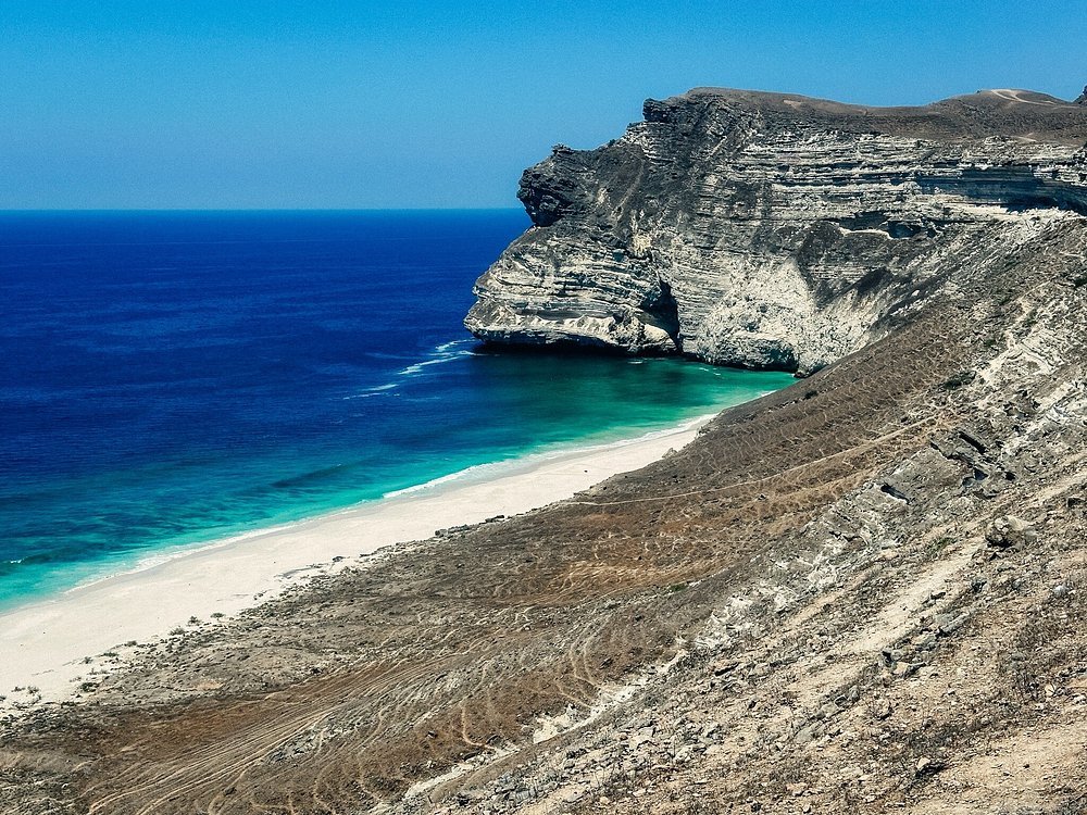 Salalah: Fazayah, Mughsail Beaches and City Tour with Prophet Job’s Tomb Visit