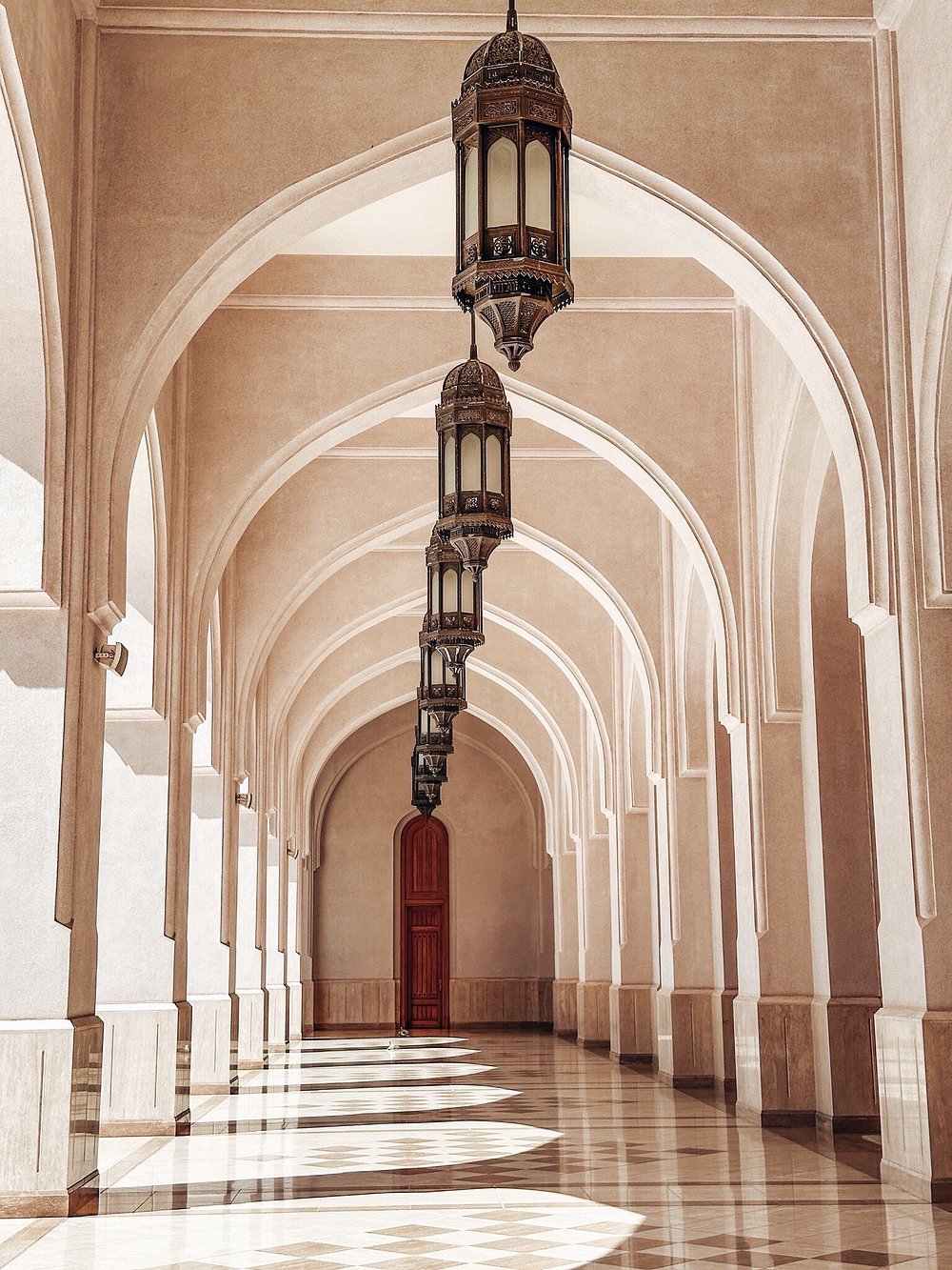 Salalah: Fazayah, Mughsail Beaches and City Tour with Prophet Job’s Tomb Visit