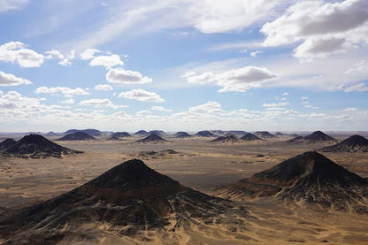From Cairo: Black and White Desert and Bahiriya Oasis Guided Tour