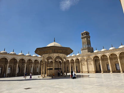Cairo: Guided Tour to the Pyramids, Bazaar, and Salah El Deen Citadel
