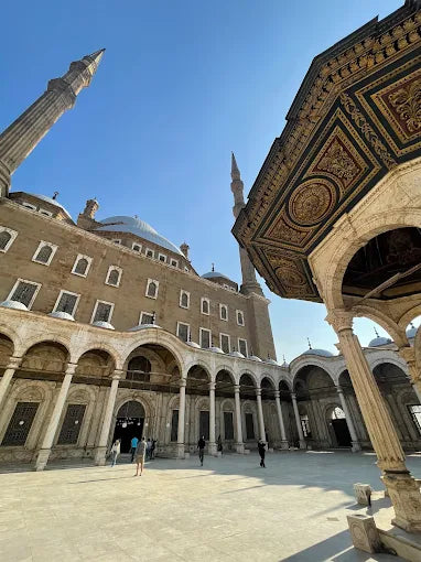 Cairo: Guided Tour to the Pyramids, Bazaar, and Salah El Deen Citadel