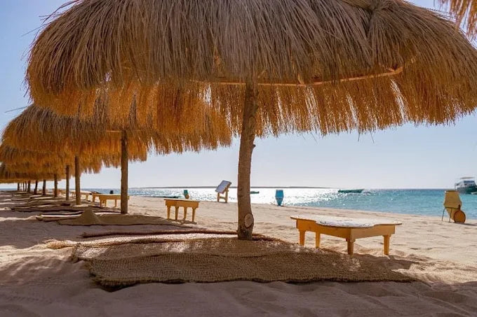 Hurghada: Hula Hula Island Boat Trip with Snorkeling and Lunch