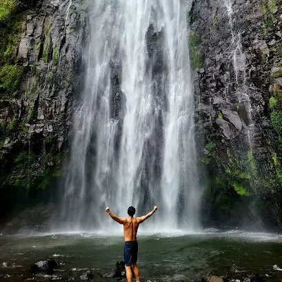 From Arusha: Cachoeira Materuni, tour do café com almoço (passeio de meio dia)