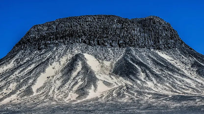 From Cairo: Black and White Desert and Bahiriya Oasis Guided Tour