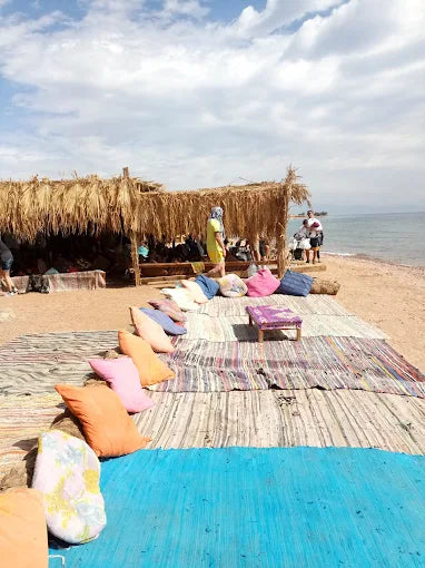 シャルム・エル・シェイク発: サラマ・カラード・キャニオン、スリープールズとダハブ・ジープサファリ・アドベンチャー