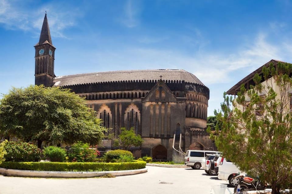 Zanzibar: Full - Day Tour to Spice Farm, Stone Town and Prison Island with Lunch