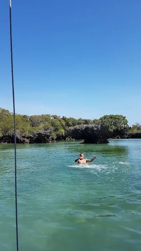 Zanzibar: Menai Bay Dhow Cruise with Snorkeling, Sandbank and Lagoon Tour