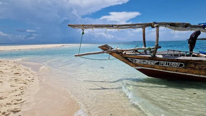 Zanzibar: Menai Bay Dhow Cruise with Snorkeling, Sandbank and Lagoon Tour