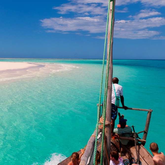 Zanzibar: Mnemba Atoll Dolphin Watching and Snorkeling Tour from Nungwi